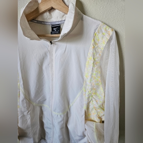 Nike Women's Jackets & Coats Nike Icon Clash Running Jacket S - Picture 7 of 14